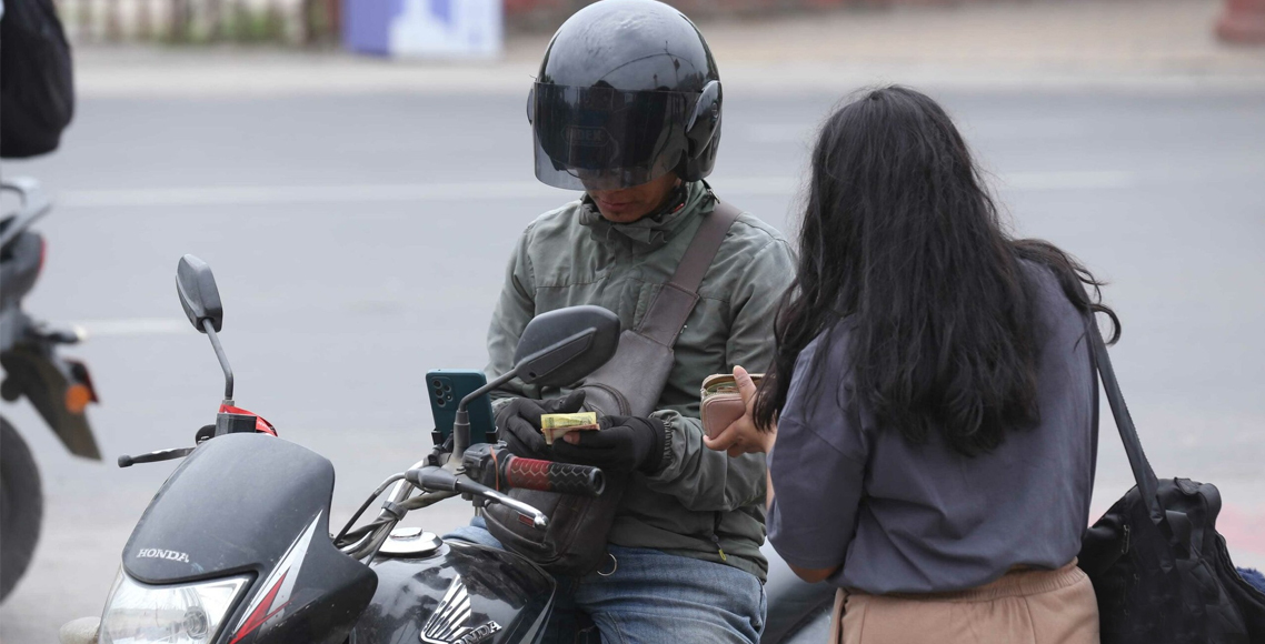 राइड सेयरिङ चालकलाई प्रहरीको चेतावनी: अभद्र व्यवहार गरे कारबाही - BishwaKhabar.Com